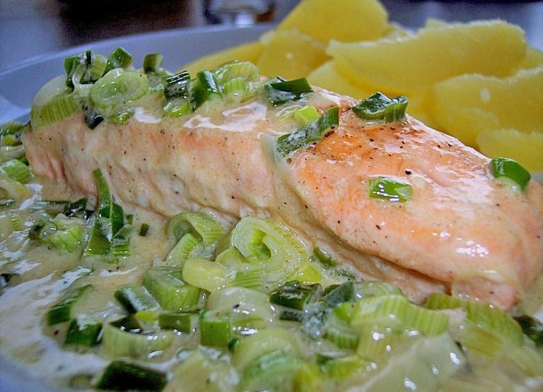 Lachs in frühlingszwiebel-sahne-sauce – Einfache Kochrezepte