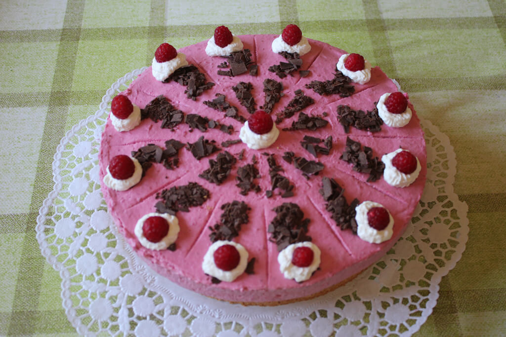 Quarksahnetorte mit Himbeeren – Einfache Kochrezepte